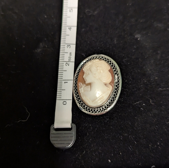 Cameo Mid-Century Brooch/Pendant Beau Sterling Silver Looks Brand New - Picture 4 of 4